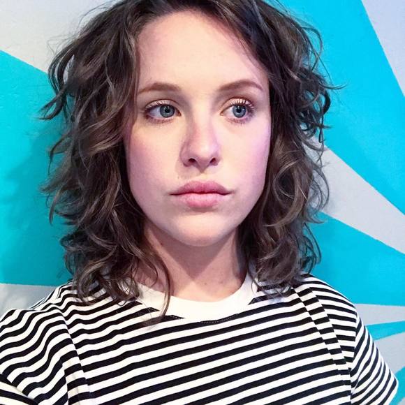 Meet your Posher, Alison - Picture 1 of 1